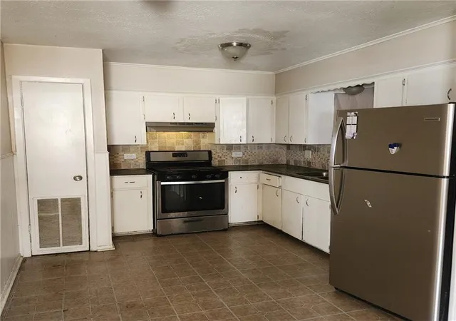 Photo 3 of Single family home for sale at 222 Fairmont Dr, Houma, LA 70360 | MLS# 2575673 | Listing updated on 2026-10-05