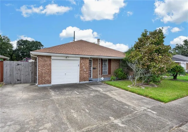Photo 3 of Single family home for sale at 2300 Potomac Dr, Marrero, LA 70072 | MLS# 2575401 | Listing updated on 2026-09-06