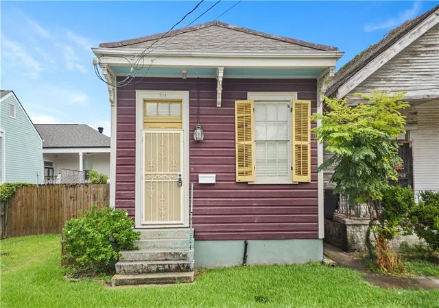 Photo 1 of Single family home for sale at 914 Nunez St, New Orleans, LA 70114 | MLS# 2575295 | Listing updated on 2026-10-04