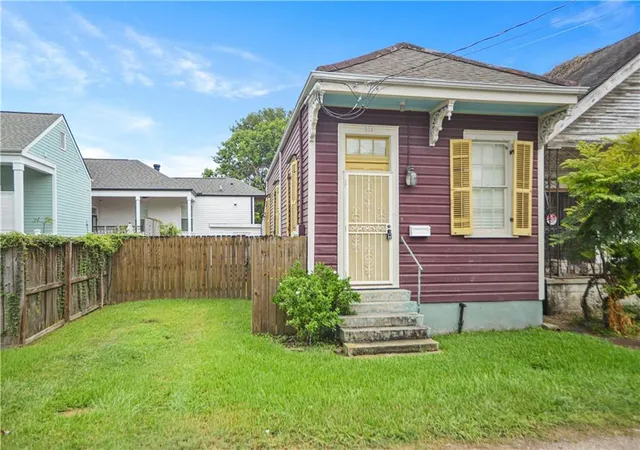 Photo 3 of Single family home for sale at 914 Nunez St, New Orleans, LA 70114 | MLS# 2575295 | Listing updated on 2026-10-04
