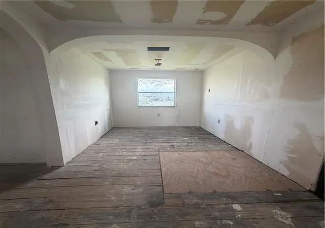 Photo 3 of Sale Pending at 1326 Causeway Blvd, Jefferson, LA 70121 | MLS# 2575959 | Listing updated on 2026-09-28
