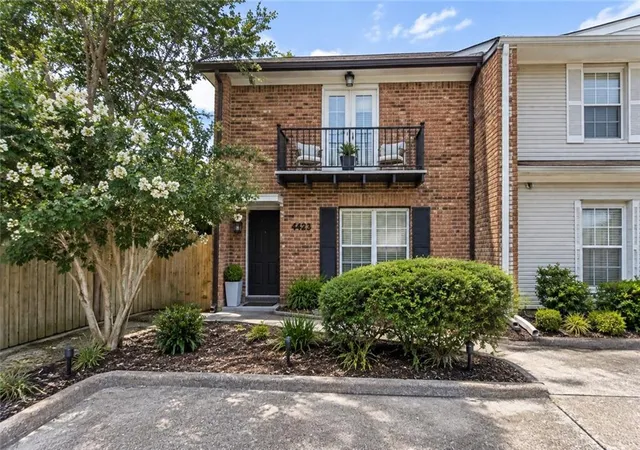 Townhouse for sale at 4423 Flamingo St, Metairie, LA 70001 | MLS# 2575974