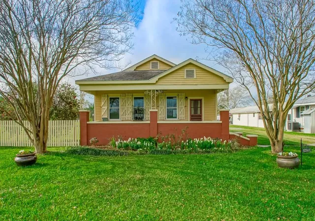 Photo 1 of Single family home for sale at 12563 River Rd, Luling, LA 70070 | MLS# 2575982 | Listing updated on 2026-09-07