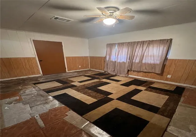 Photo 3 of Sale Pending at 402 Phoenix Sq, Hammond, LA 70403 | MLS# 2575944 | Listing updated on 2026-09-21
