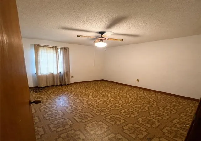 Photo 4 of Sale Pending at 402 Phoenix Sq, Hammond, LA 70403 | MLS# 2575944 | Listing updated on 2026-09-21