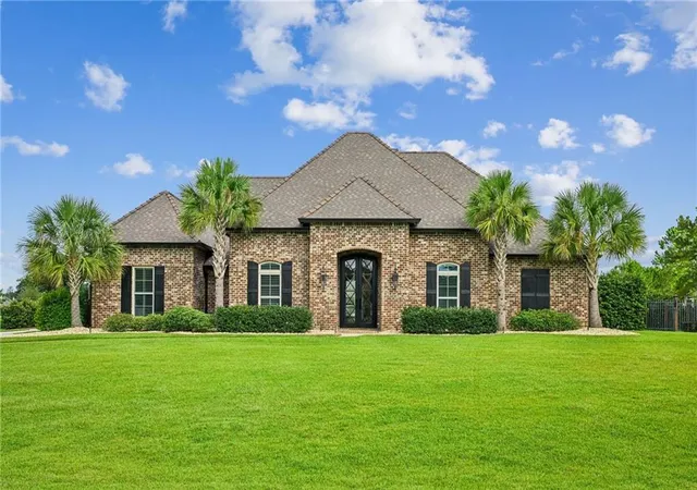 Photo 1 of Single family home for sale at 900 Pine Wild Cir, Madisonville, LA 70447 | MLS# 2575634 | Listing updated on 2026-09-17