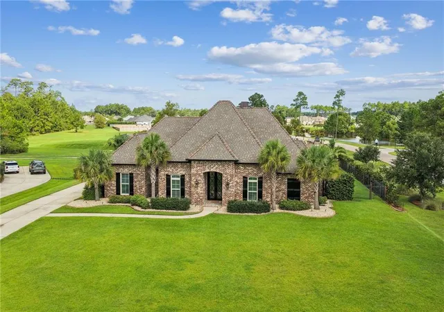 Photo 2 of Single family home for sale at 900 Pine Wild Cir, Madisonville, LA 70447 | MLS# 2575634 | Listing updated on 2026-09-17