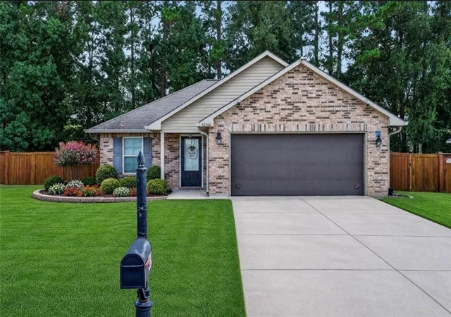 Photo 2 of Single family home for sale at 42288 Broadwalk Ave, Hammond, LA 70403 | MLS# 2576092 | Listing updated on 2026-09-22