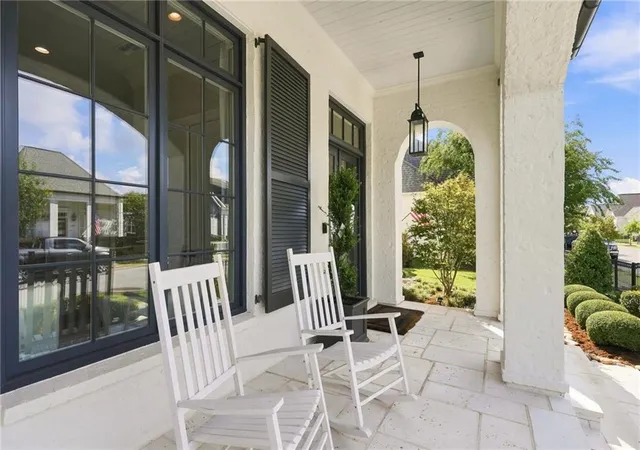 Photo 3 of Single family home for sale at 956 Beauregard Pkwy, Covington, LA 70433 | MLS# 2575768 | Listing updated on 2026-09-10