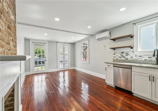 Photo 4 of House for sale at 8014 20 Panola St, New Orleans, LA 70118 | MLS# 2575925 | Listing updated on 2026-09-22