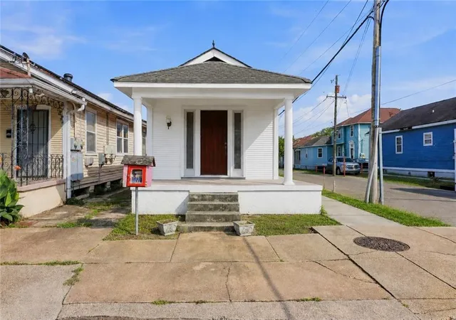 Single family home for sale at 438 S Murat St, New Orleans, LA 70119 | MLS# 2568503