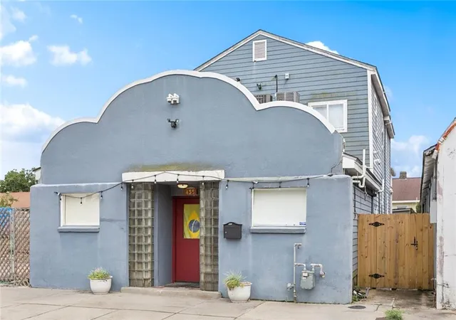 Multi family home for sale at 435 Newton St, New Orleans, LA 70114 | MLS# 2576138