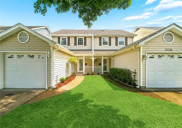 Photo 2 of Townhouse for sale at 333 Highway Dr #B, Jefferson, LA 70121 | MLS# 2576143 | Listing updated on 2026-10-01