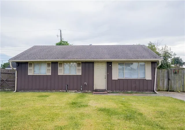 Photo 1 of Single family home for sale at 117 Felicia Dr, Avondale, LA 70094 | MLS# 2575718 | Listing updated on 2026-09-08