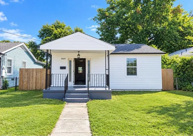 Single family home for sale at 9009 Fig St, New Orleans, LA 70118 | MLS# 2576025