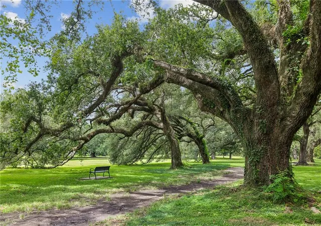 Listing Photo 1 - Condo for sale in building located at 809 Exposition St, New Orleans, LA 70118 - Unit #809