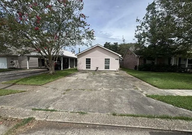 Single family home for sale at 2014 E Parlange St, Gonzales, LA 70737 | MLS# 2576239