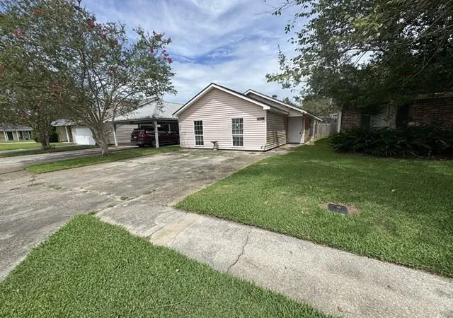 Photo 3 of Single family home for sale at 2014 E Parlange St, Gonzales, LA 70737 | MLS# 2576239 | Listing updated on 2026-09-09