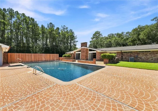Photo 3 of Single family home for sale at 101 E 8th Street, Independence, LA 70443 | MLS# 2575678 | Listing updated on 2026-10-02