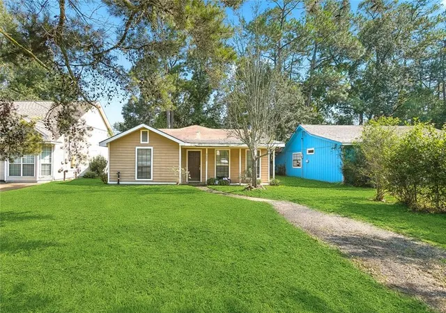 Single family home for sale at 2022 Oriole St, Slidell, LA 70460 | MLS# 2576217