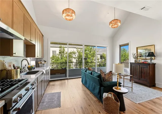 Photo 2 of Condo for sale at 1825 Sophie Wright Pl #1825, New Orleans, LA 70130 | MLS# 2575771 | Listing updated on 2026-09-15
