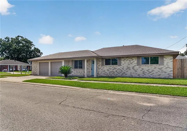 Photo 3 of Single family home for sale at 7517 Saturn Ct, Violet, LA 70092 | MLS# 2576246 | Listing updated on 2026-09-18
