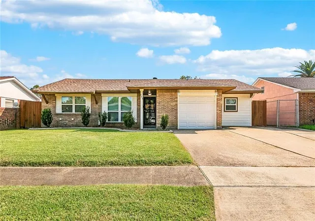 Single family home for sale at 117 Xavier Dr, Avondale, LA 70094 | MLS# 2575538