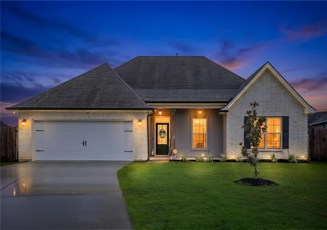 Photo 2 of Single family home for sale at 237 Louisiana Iris Cir, Slidell, LA 70458 | MLS# 2576213 | Listing updated on 2026-09-30
