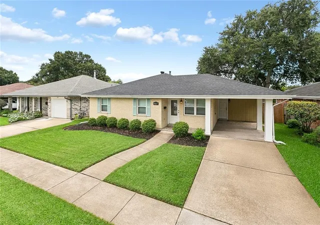 Photo 2 of Single family home for sale at 4517 Tartan Dr, Metairie, LA 70003 | MLS# 2576274 | Listing updated on 2026-09-21