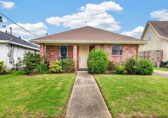 Photo 1 of Single family home for sale at 725 Maryland Ave, Metairie, LA 70003 | MLS# 2576281 | Listing updated on 2026-09-29