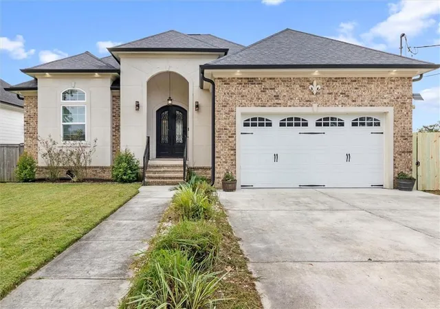 Photo 2 of Sale Pending at 3271 Elmwood Park Dr, New Orleans, LA 70114 | MLS# 2576305 | Listing updated on 2026-09-12