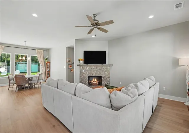 Photo 3 of Single family home for sale at 72656 Robindale Dr, Covington, LA 70435 | MLS# 2576308 | Listing updated on 2026-09-20