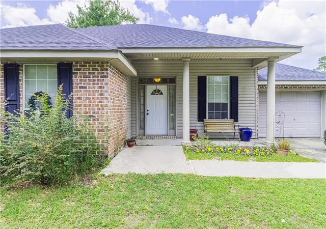 Photo 2 of Single family home for sale at 61549 Highway 434, Lacombe, LA 70445 | MLS# 2576037 | Listing updated on 2026-09-09