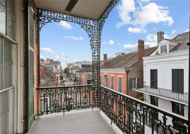 Listing Photo 5 - Condo for sale in building located at 831St St Louis St, New Orleans, LA 70112 - Unit #I