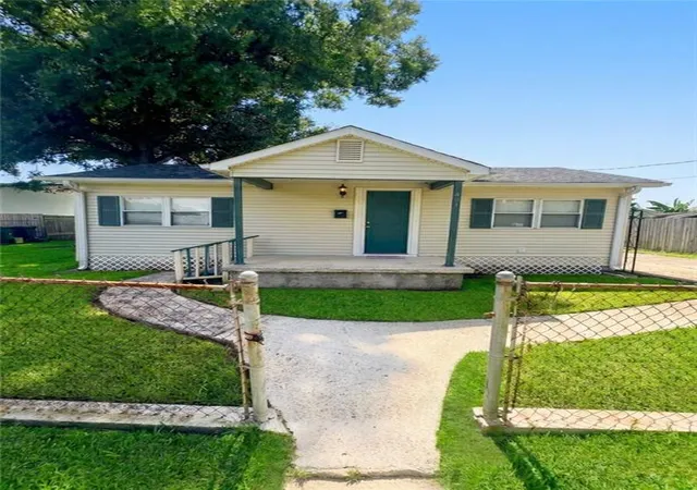 Photo 1 of Single family home for sale at 140 8th Street, Bridge City, LA 70094 | MLS# 2575943 | Listing updated on 2026-10-03