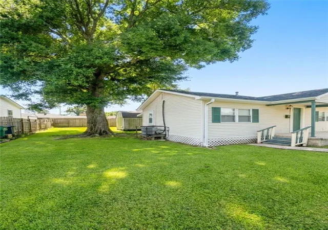 Photo 2 of Single family home for sale at 140 8th Street, Bridge City, LA 70094 | MLS# 2575943 | Listing updated on 2026-10-03