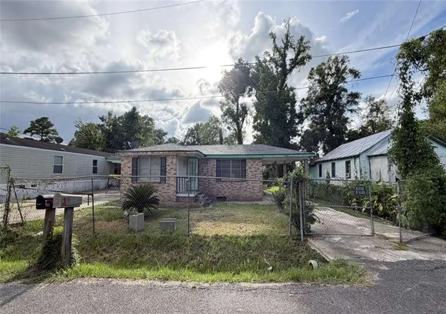 Photo 1 of Single family home for sale at 839 S George Ave, Gonzales, LA 70737 | MLS# 2576393 | Listing updated on 2026-09-21