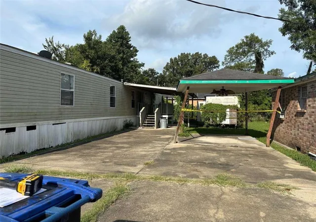 Photo 3 of Single family home for sale at 901 S George Ave, Gonzales, LA 70737 | MLS# 2576398 | Listing updated on 2026-09-21