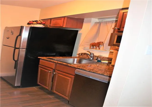 Listing Photo 5 - Condo for sale in building located at 3805 Houma Blvd, Metairie, LA 70006 - Unit #C201