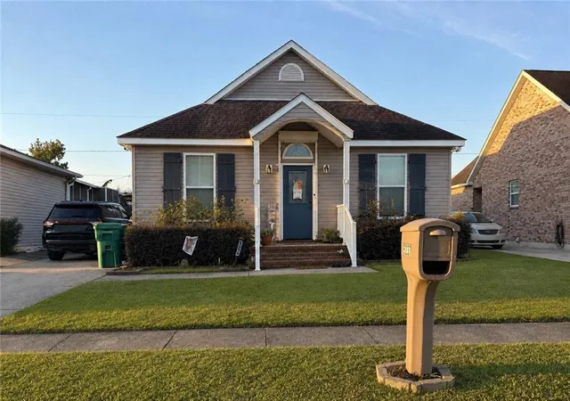 Photo 1 of Single family home for sale at 5237 Warwick Dr, Marrero, LA 70072 | MLS# 2576384 | Listing updated on 2026-09-10