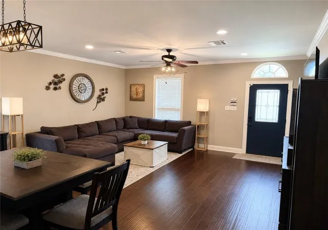 Photo 2 of Single family home for sale at 5237 Warwick Dr, Marrero, LA 70072 | MLS# 2576384 | Listing updated on 2026-09-10