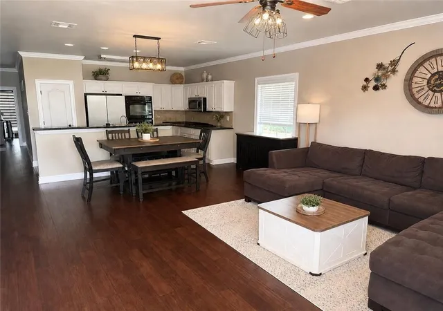 Photo 3 of Single family home for sale at 5237 Warwick Dr, Marrero, LA 70072 | MLS# 2576384 | Listing updated on 2026-09-10