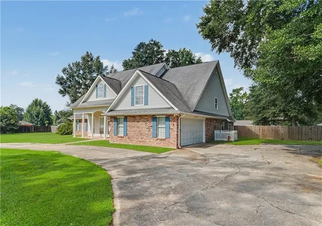 Photo 3 of Single family home for sale at 1012 Poplar Rd, Franklinton, LA 70438 | MLS# 2576117 | Listing updated on 2026-09-09