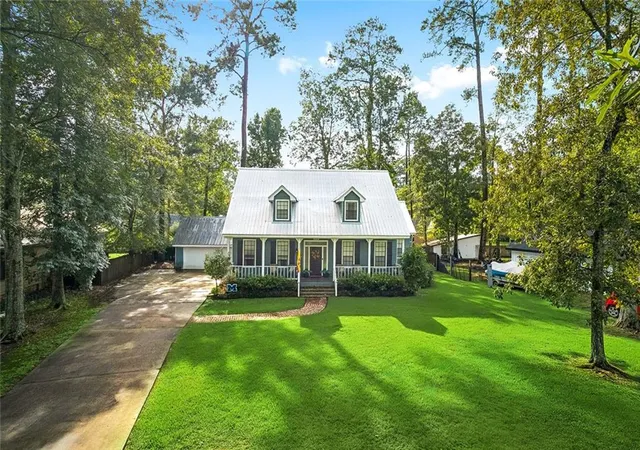 Photo 1 of Single family home for sale at 308 Evergreen Dr, Mandeville, LA 70471 | MLS# 2576431 | Listing updated on 2026-09-25