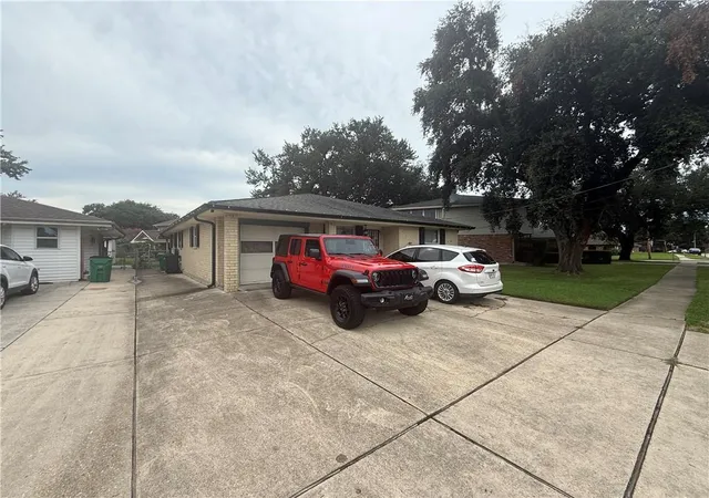 Photo 2 of Sale Pending at 1804 Woodrow Dr, Metairie, LA 70001 | MLS# 2576462 | Listing updated on 2026-09-18