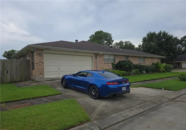 Photo 3 of Sale Pending at 2725 W Friendship Dr, Harvey, LA 70058 | MLS# 2576468 | Listing updated on 2026-10-07
