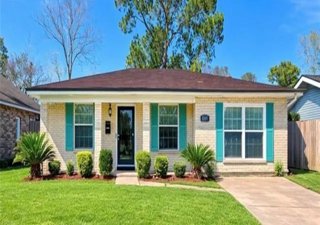 Photo 1 of Single family home for sale at 1522 Maplewood Dr, Harvey, LA 70058 | MLS# 2576472 | Listing updated on 2026-09-16