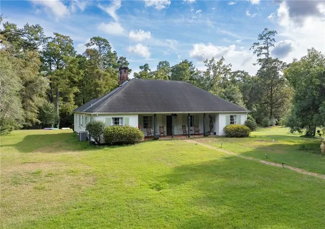 Photo 2 of Single family home for sale at 2245 Gause W Blvd, Slidell, LA 70460 | MLS# 2576475 | Listing updated on 2026-10-01