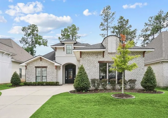 Photo 2 of Single family home for sale at 4032 Cypress Point Dr, Covington, LA 70433 | MLS# 2576312 | Listing updated on 2026-09-17