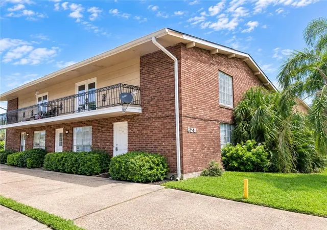 Condo for sale at 828 Vouray Dr #D, Kenner, LA 70065 | MLS# 2575930